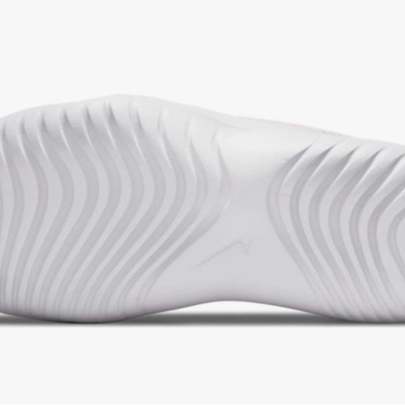 Brand New, Never Worn, Nike Flexrunner (GS) 6Y - Picture 4 of 6